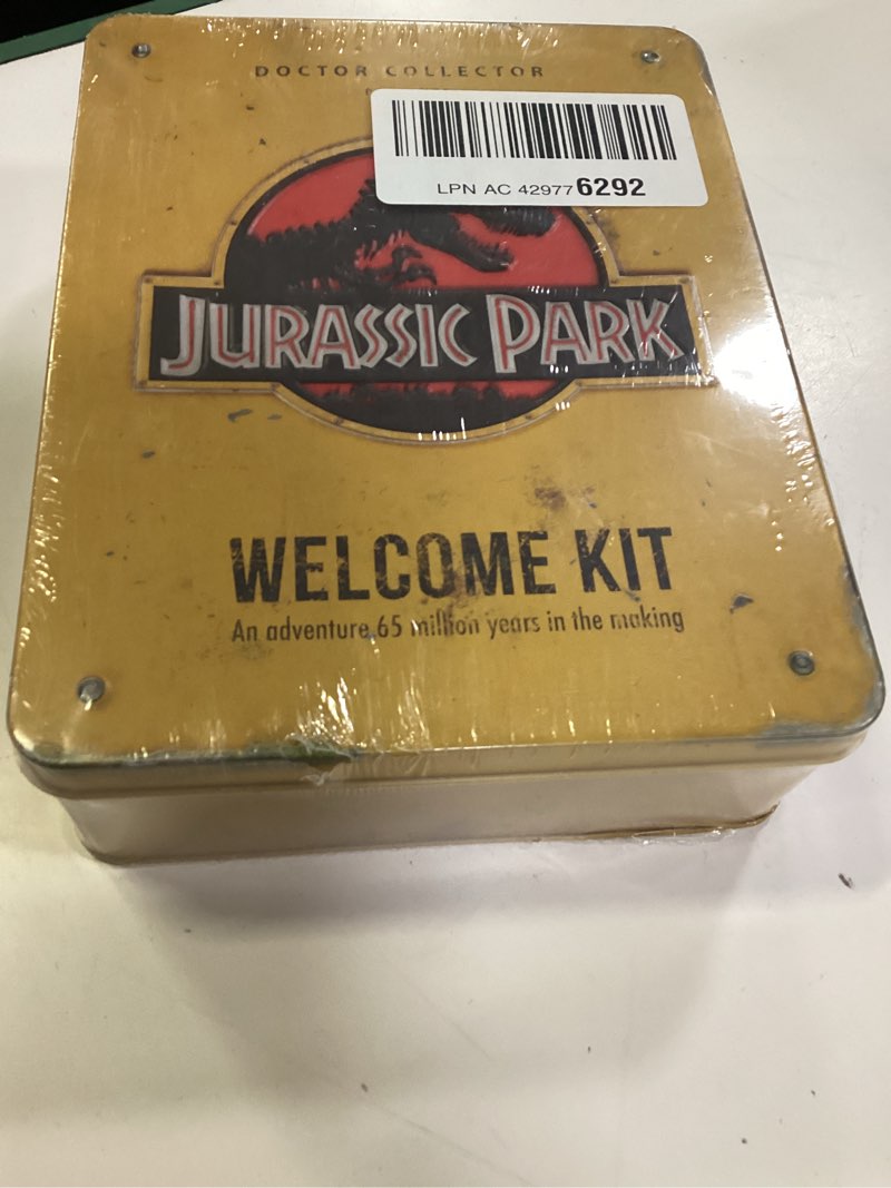 Condition photo showing Good Condition for jurassic park- welcome kit