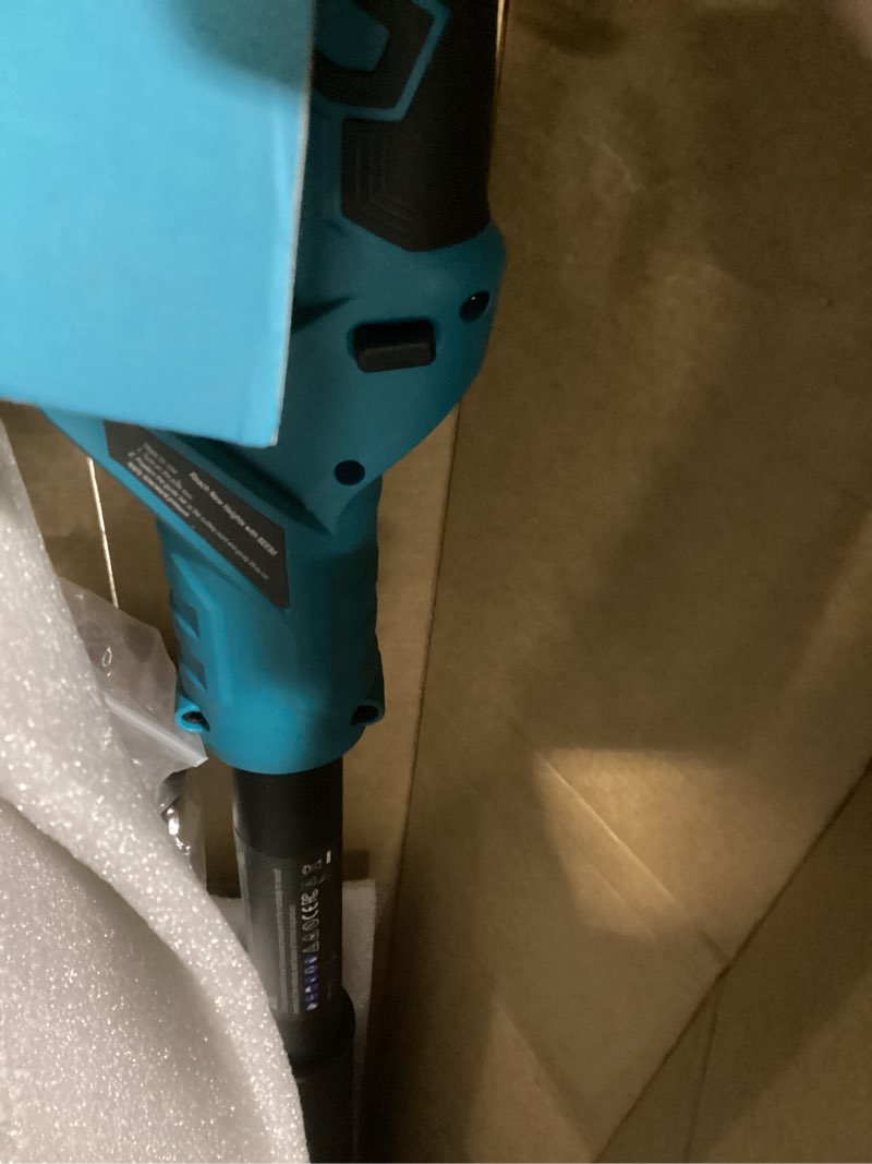Condition photo showing Good Condition for SEESII 2-in-1 Electric Pole Saws: Brushless Mini Chainsaw Cordless 6 Inch, 2 x 4000mAh Batteries, Pole Saw for Tree Trimming,Hand held Chain Saw with Extension Pole for Tree Limb Branch Cutter,P6 Ace 6-in pole saw,4000mAh+4000mAH