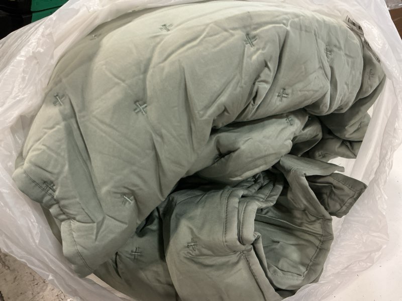 Condition photo showing Good Condition for bamboo dream quilt set