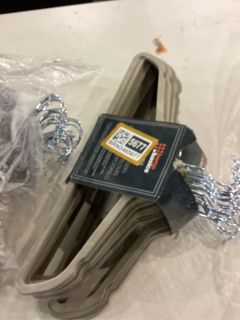https://lotting-media.assets.bidfta.com/lotting_54ba4573-cb17-46ef-b0ca-da4dbac30484