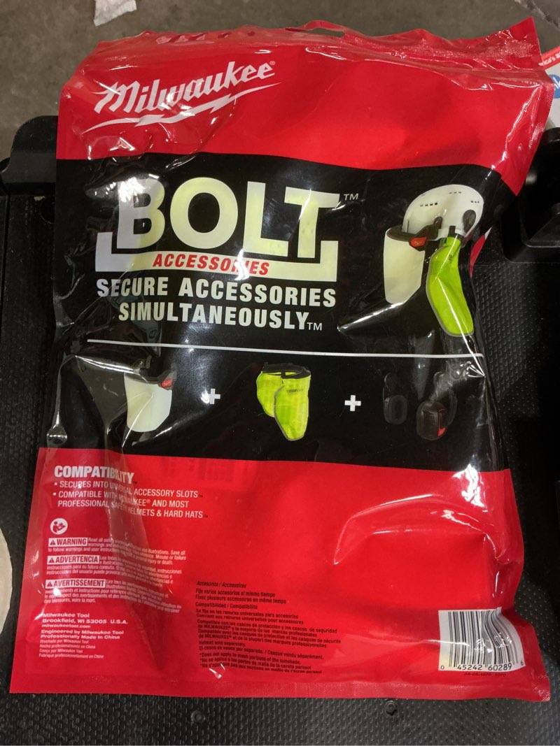 Condition photo showing Good Condition for milwaukee 48-73-1070 bolt sunshade (48-73-1070)