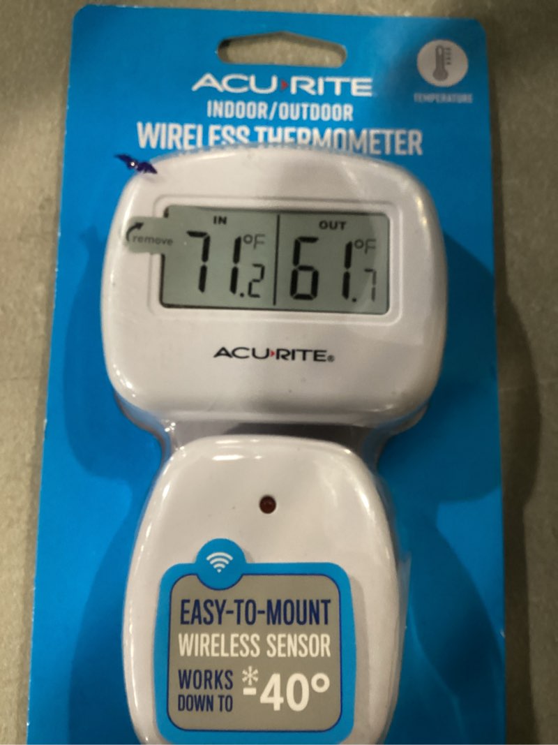 acurite 00782a2 wireless indoor/outdoor thermometer, temperature,white, 0.4 white wireless