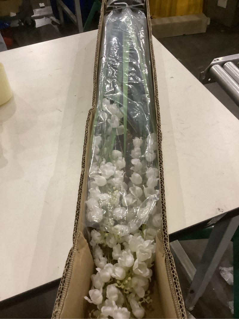 Condition photo showing Good Condition for Artificial Tall Grass Plants with Pots 36“ 1 Pack Lily of The Valley Artificial Grass Home Interior Decorating and Outdoor Garden Decorations?White? White 36