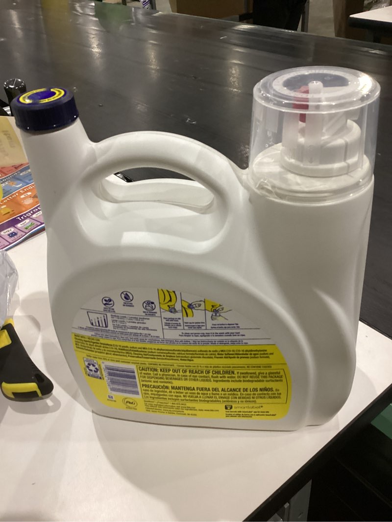 Condition photo showing New/Like New for Tide Simply Liquid Laundry Detergent, Free & Sensitive Scent, 89 Loads, 117 fl oz 117 Fl Oz (Pack of 1)