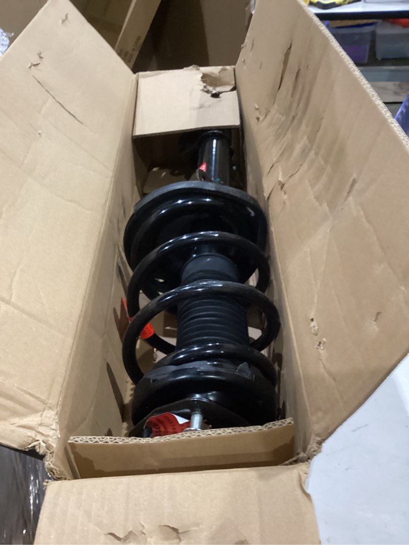 Condition photo showing Good Condition for monroe quick-strut 173049 suspension strut and coil spring assembly for toyota sienna