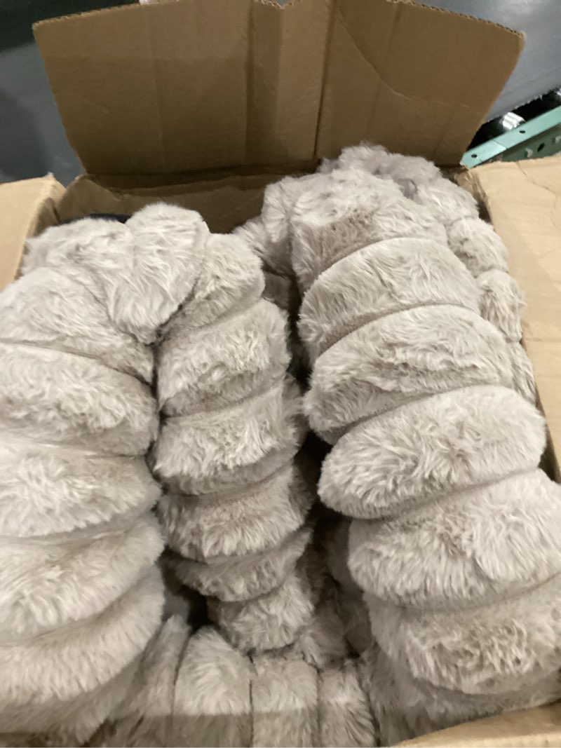 Condition photo showing Good Condition for similarity )))))hoewina dog & cat bed for indoor cats, 20in calming donut bed for puppy and kitten, washable round fluffy pet bed for small medium dogs and cats (light grey)