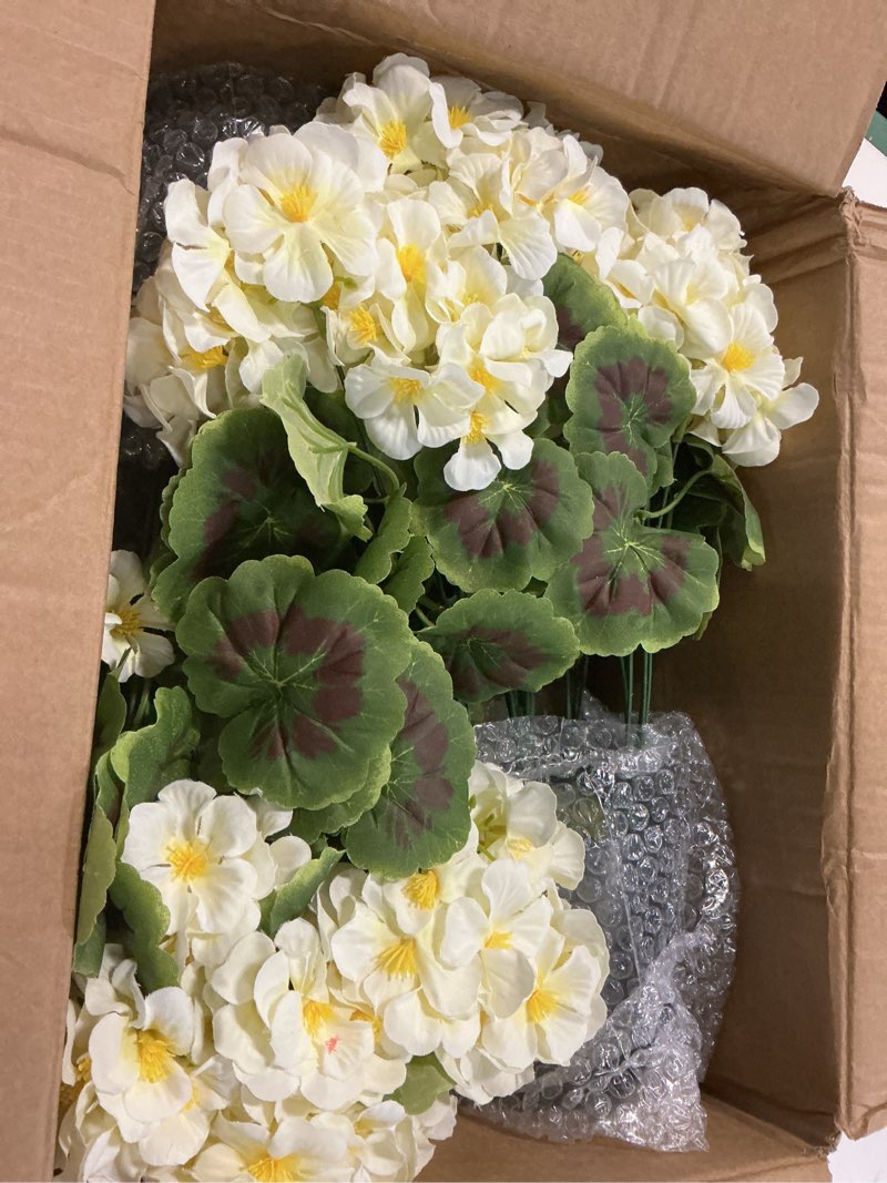 Condition photo showing Good Condition for lovemoon 2 pcs geranium potted artificial flowers, 19" fake geraniums plants uv resistant silk potted plants for outdoor home décor office porch garden decor (2, white) white 2