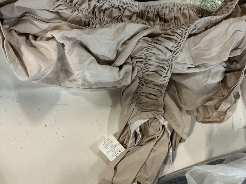 Condition photo showing Good Condition for wrap around dust ruffle bed skirt - white - for queen size beds with 15 inch drop - easy fit elastic strap - adjustable pleated bedskirt w/brushed fabric - wrinkle free - for women, men, kids & teens queen 15" - drop 01 - white