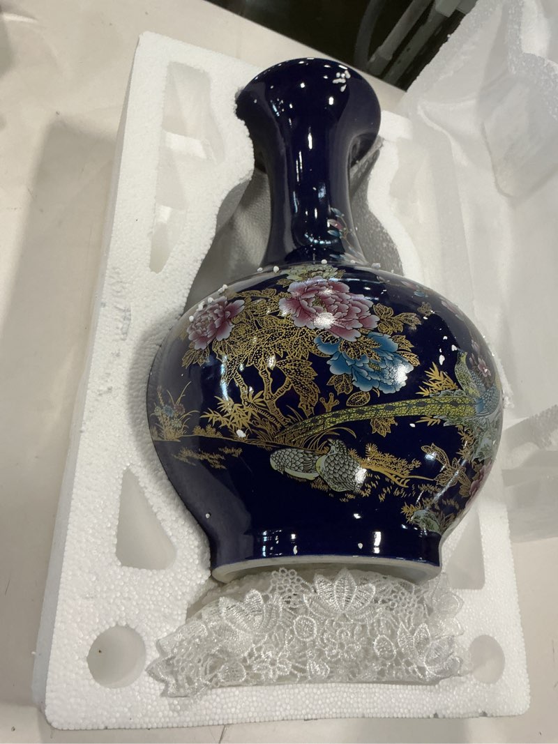 Condition photo showing New/Like New for 14” Large Gorgeous Porcelain Vase,Jingdezhen Art Decor Big Vase,China Handmade Ceramic Flower Bottle (Blue)