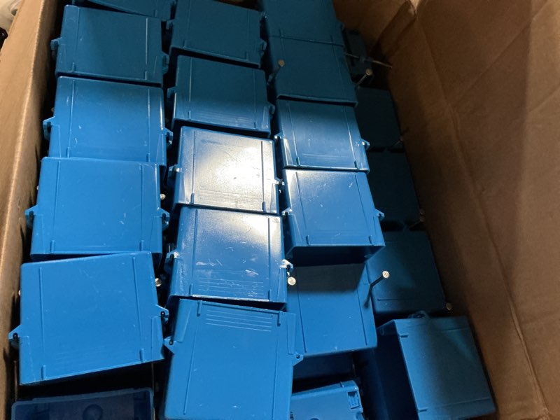 Condition photo showing Good Condition for  1-gang 20 cu. in. new work pvc electrical outlet box (case of 100)