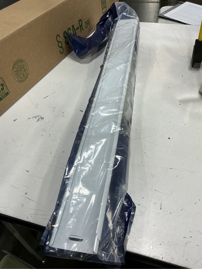 Condition photo showing Good Condition for fantasia 2.5" wide pocket curtain rod for windows 28"- 48" adjustable width. 3.5-4.5" adjustable projection - white - easy to install telescoping rod, with brackets & hardware 28"-48"