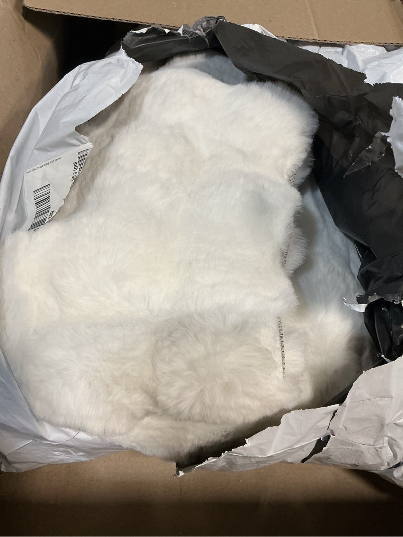 Condition photo showing As Is for Nuloom Jeni Off-White, 3' x 5', Solid Faux Rabbit, Fluffy and Cozy, High Traffic, Stain Resistant, Easy Clean, Durable Washable Area Rug for Bedroom, Living Room, Dining, Den, Foyer, Entryway Jeni Off White 3' x 5' (Rectangular)