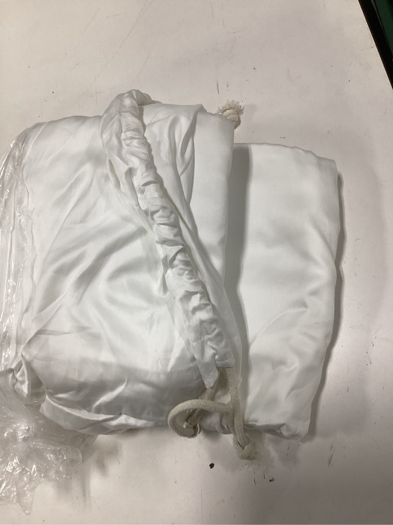 Condition photo showing Good Condition for signature giza cotton sateen duvet cover, full/queen, white