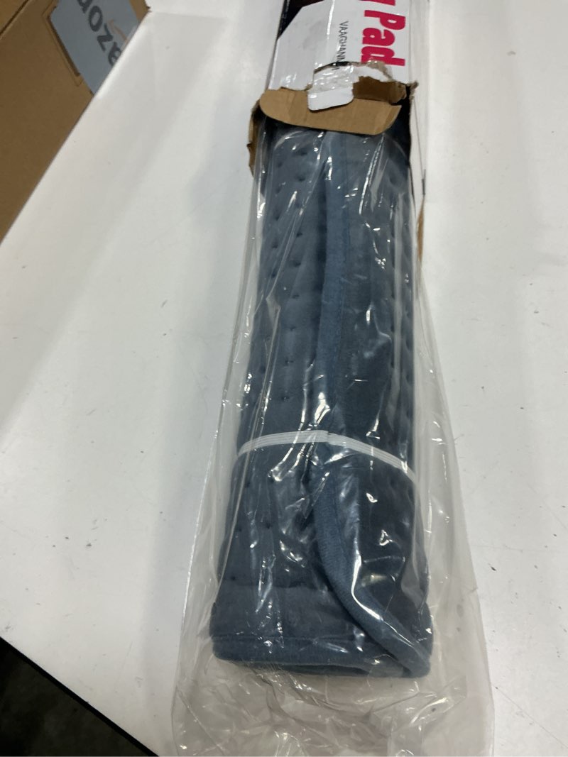 Condition photo showing New/Like New for vaaghanm heating pad: 33 x 17 inches electric heating pad for back -extra large heat pad for shoulder/neck/knee/arms - upgraded 6 timer & 6 temperature controller -auto shut off grey blue
