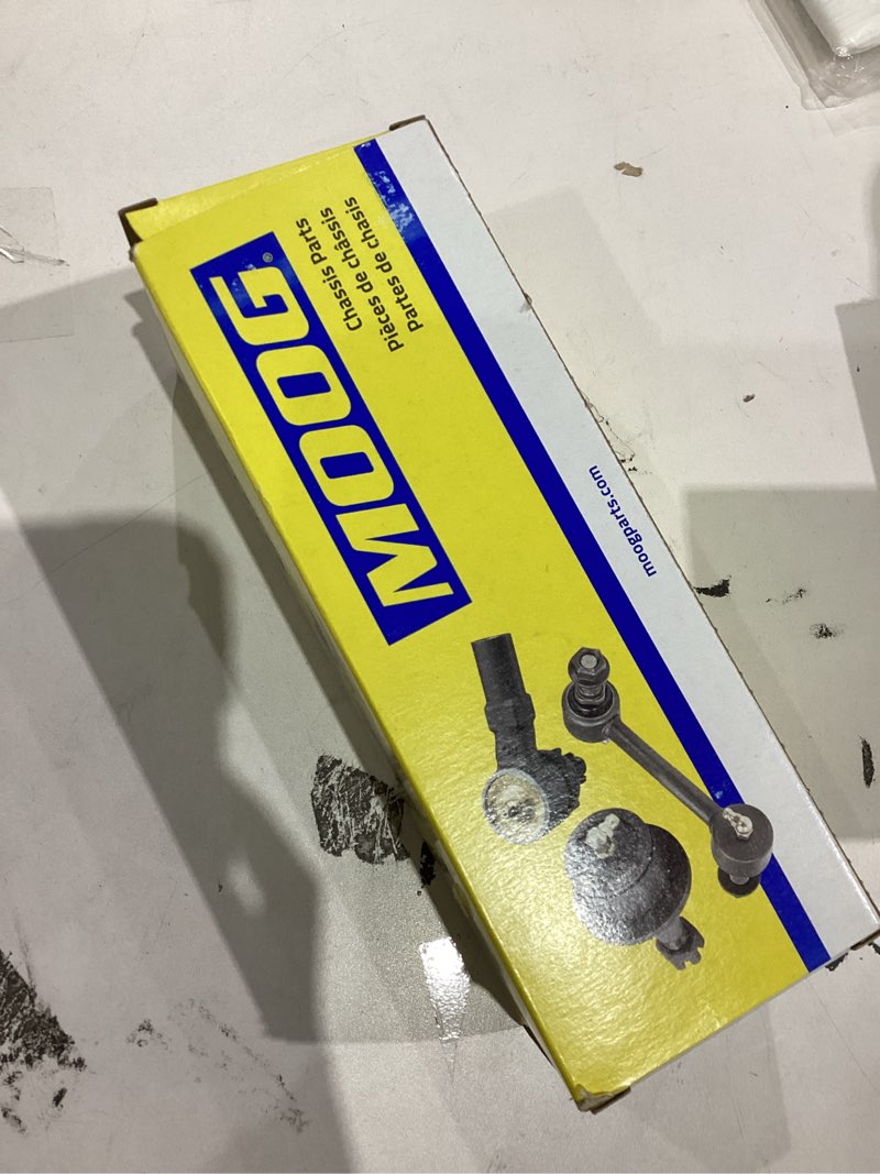 Condition photo showing New/Like New for MOOG K750749 Suspension Stabilizer Bar Link for Honda Pilot