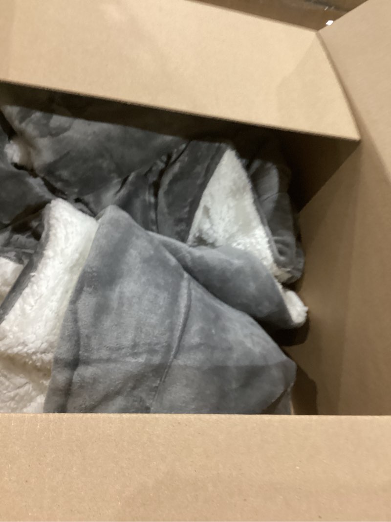 Condition photo showing Good Condition for Bedsure GentleSoft Sherpa Fleece Twin Blanket for Couch, Non-Heated, Thick and Warm Throw for Women and Men, Soft Fuzzy Plush Blanket for Winter, Grey, 60x80 Inches Twin (60" x 80") 01 - Grey