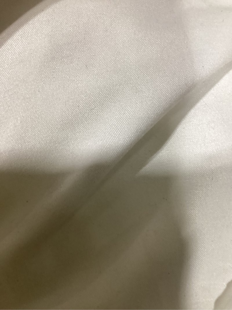 Condition photo showing Good Condition for Amazon Basics White Down Alternative Comforter and Duvet Insert with Corner Tabs, Machine Washable, Twin, All-Season Twin All-Season