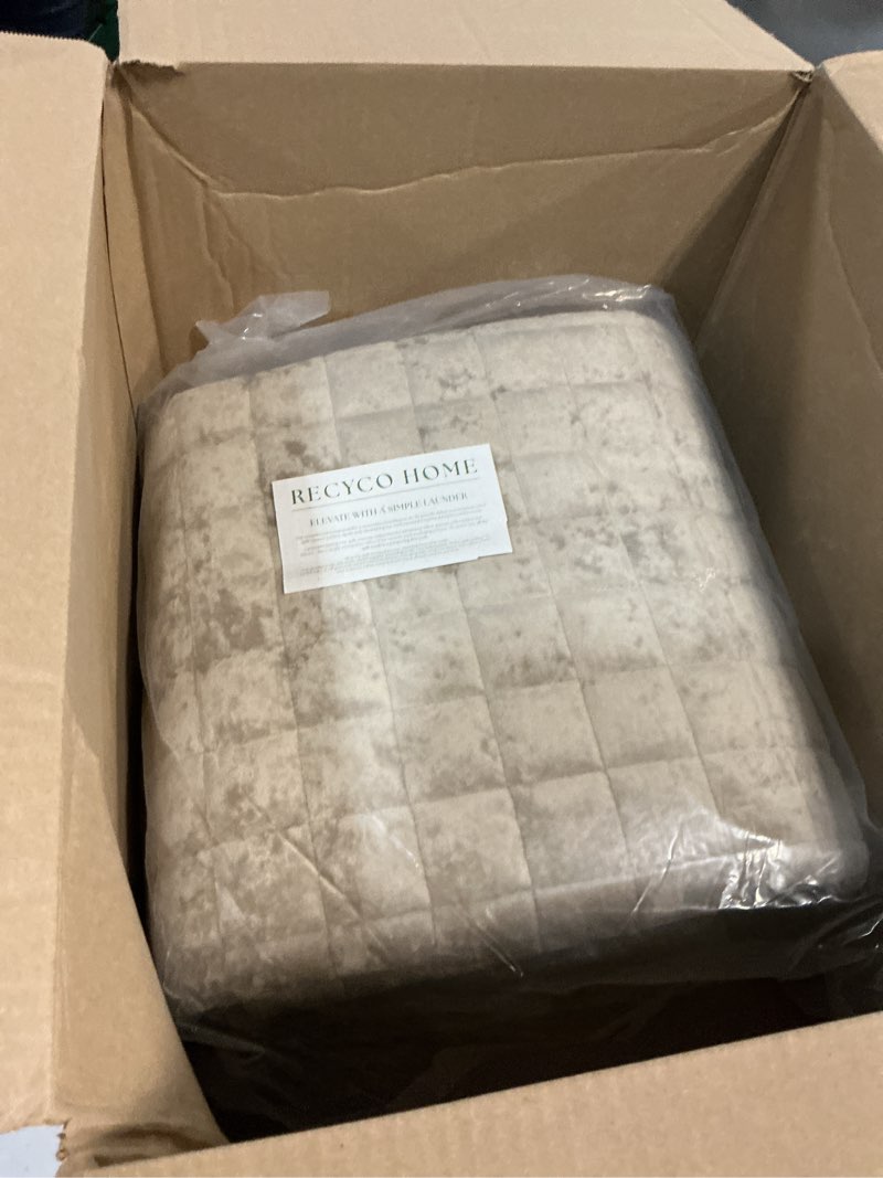 Condition photo showing New/Like New for bedsure california king duvet cover - prewashed cotton-like extra soft bedding set, includes 1 cal king duvet cover 104x98 inches with zipper closure & 2 pillow shams, linen, comforter not included 02 - linen (no comforter) california king (104" x 98")