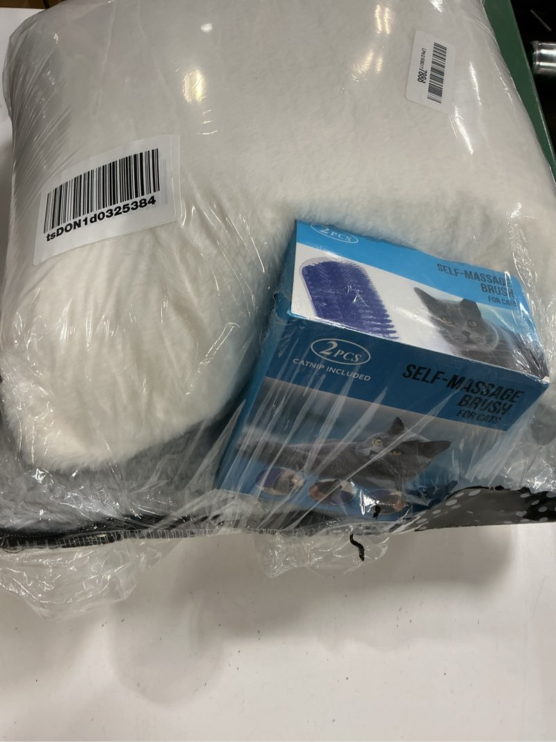 Condition photo showing Good Condition for cat mat with self masage brush