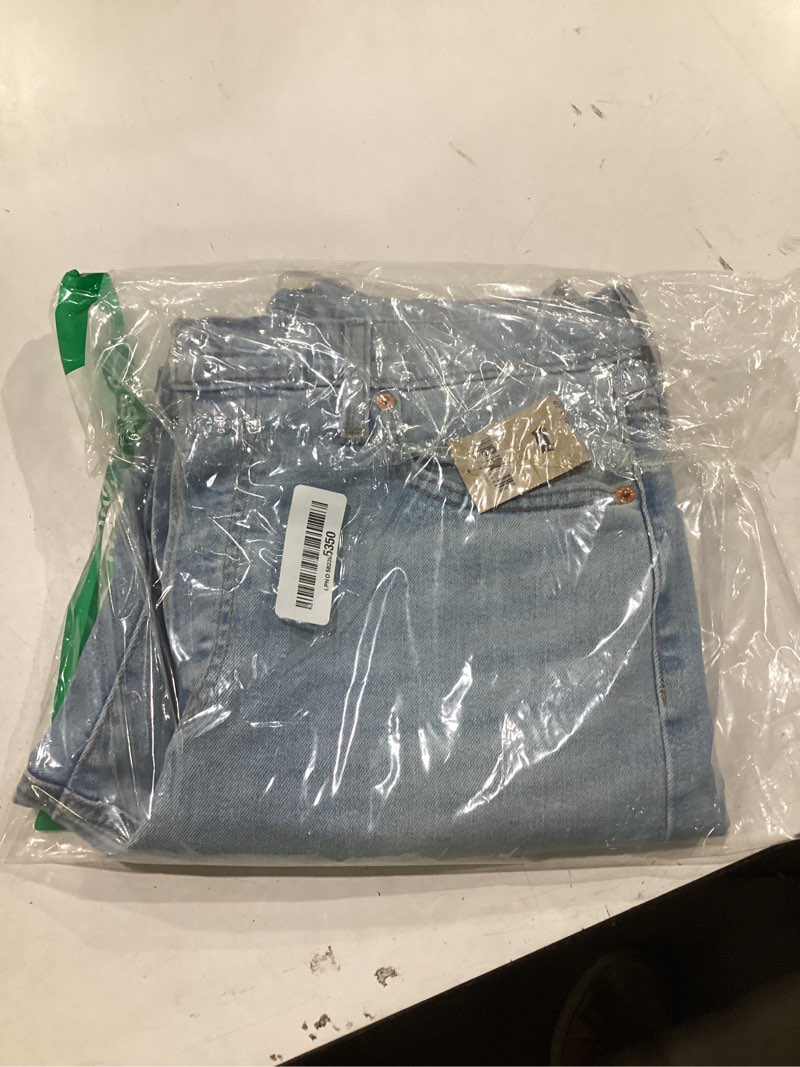 Condition photo showing Good Condition for levi's women's wedgie straight jeans 32 night sight