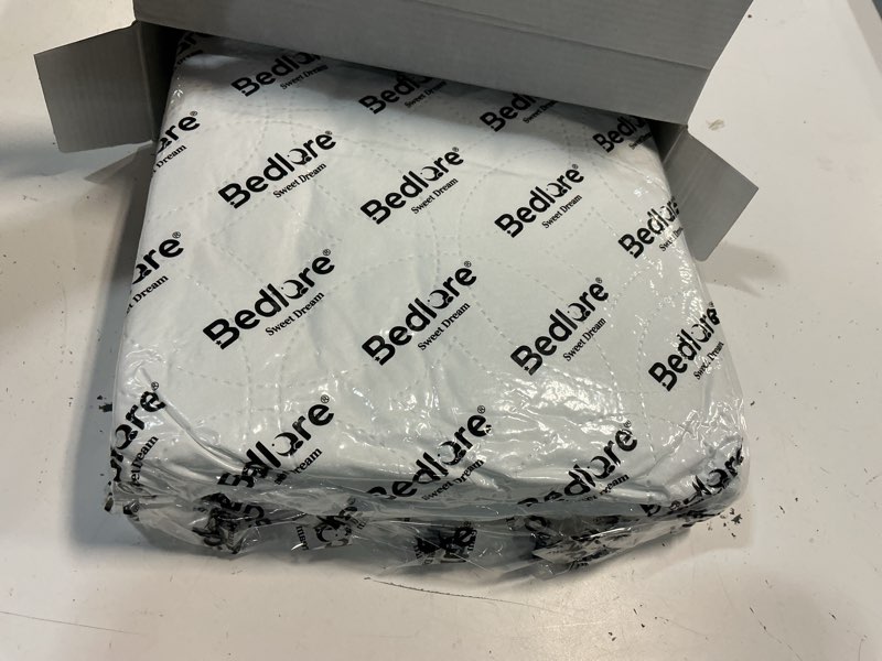 Condition photo showing New/Like New for bedlore waterproof mattress protector, queen size noiseless mattress pad with deep pocket 6"-18" depth, soft breathable bed mattress cover washable for home, bedroom, hotel (white) 2 white queen