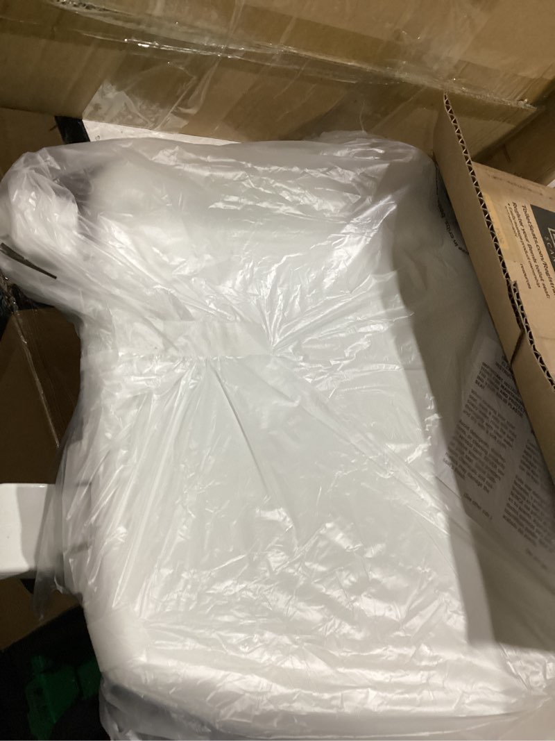 Condition photo showing New/Like New for bemis 730slec slow close toilet seat, easy clean hinges and durable plastic seat, made in usa, round, white round - slow close