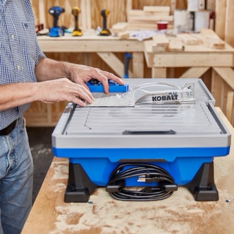 Kobalt 6 -Amp 7.0-in -Blade Wet Tabletop Sliding Table Tile Saw