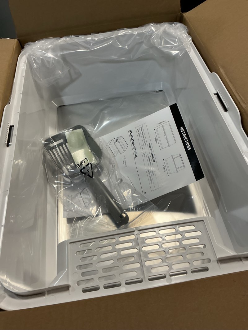 Condition photo showing Good Condition for stainless steel cat litter box with lid, xl metal litter box for big cats, extra large litter box with high sides, never absorbs odors, non-sticky, easy clean, anti-urine leakage, with scoop 4 - white (pack of 1)