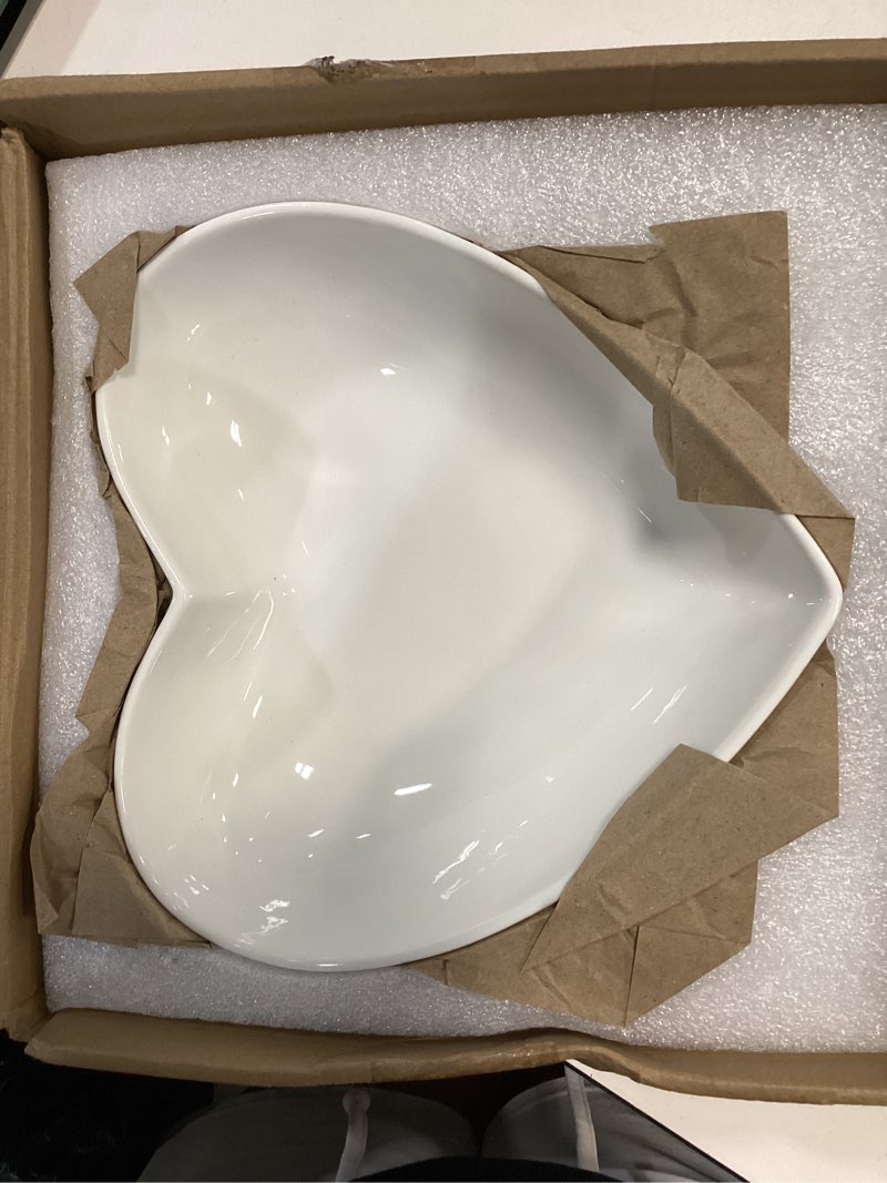 Condition photo showing New/Like New for 2 pcs porcelain big heart-shaped bowls white deep heart plates salad bowl/fruit bowl for desserts/pasta/dinner, 8 inch