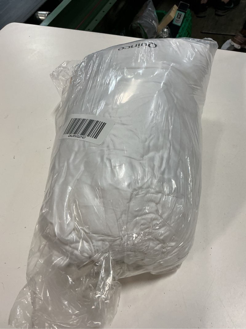 Condition photo showing New/Like New for signature giza cotton sateen duvet cover set, king/cal king, white
