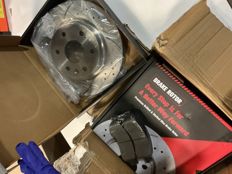 Condition photo showing Good Condition for brake pads and rotors kit front compatible with chevrolet traverse 2009-2017, automotive replacement brake kits 55150 d1169a-8410 brake kit anti-rust oil protected (12.8in) front for 2009-2017 traverse front