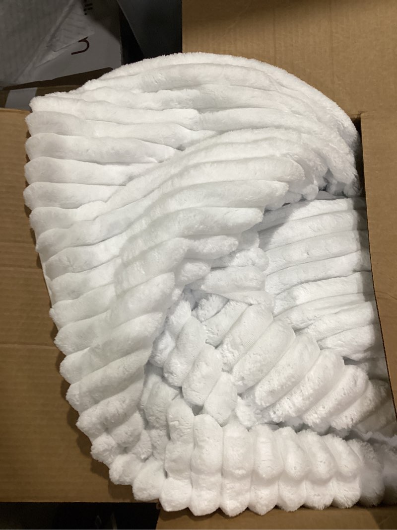Condition photo showing Good Condition for madison park jasmine king comforter set, luxurious reversible faux fur plush ribbed velvet bedding, fuzzy thick warm winter comforter, super soft fluffy 3-piece set white