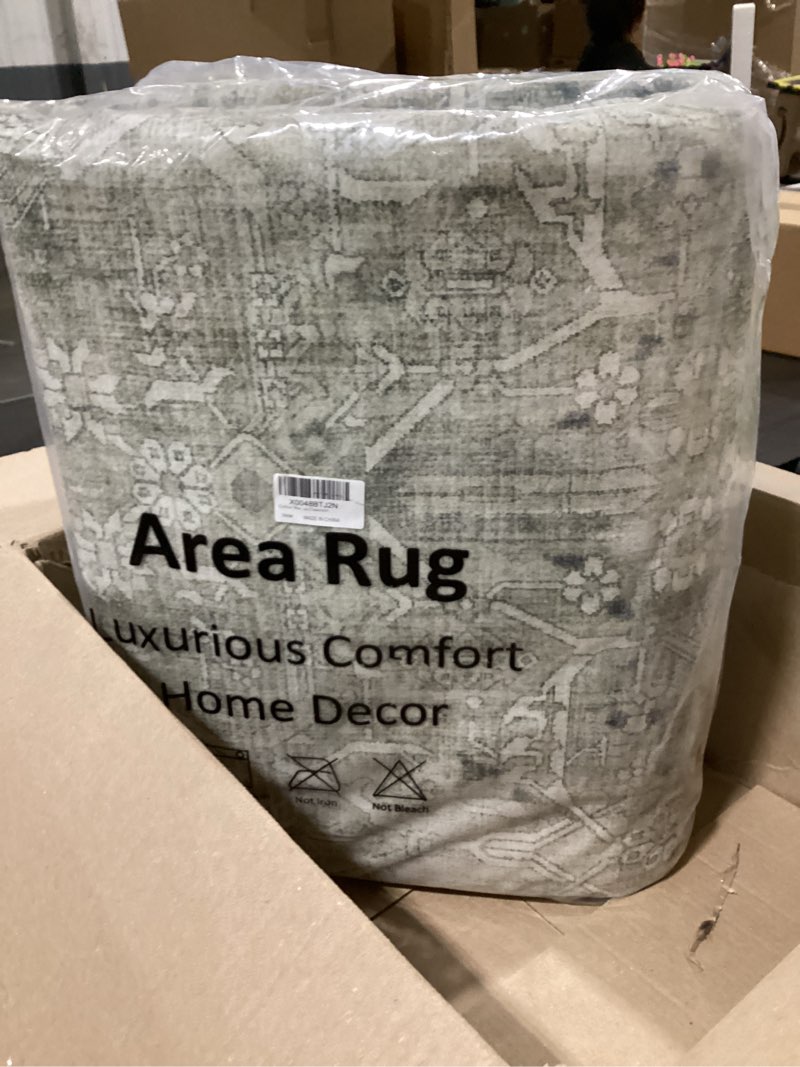 Condition photo showing New/Like New for Collive Washable Area Rug 8x10, Green Rugs for Living Room Rugs Non Slip Vintage Farmhouse Bedroom Carpet Stain Resistant Aesthetic Print Floor Rug for Dining Guest Office Classroom Green 8' x 10' (Rectangular)
