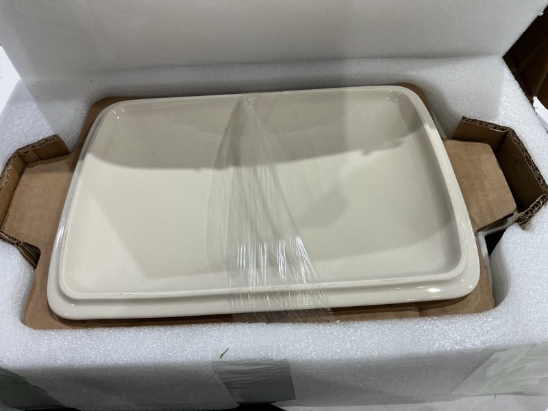 Condition photo showing Good Condition for dafuceramic casserole dish with lid, 3.5 quart porcelain baking dish with lid, deep 13 x 9 casserole dishes for oven with lid, rectangular bakeware with handle, microwave, oven safe