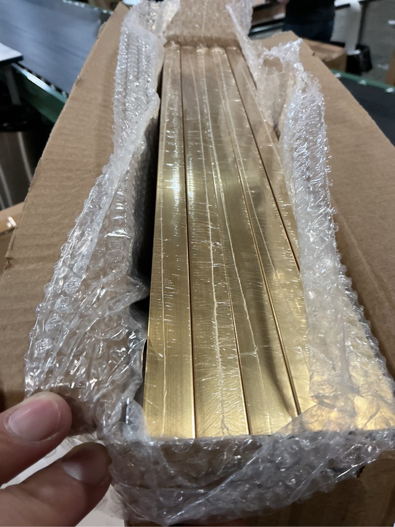 Condition photo showing Good Condition for upsimples 16x20 picture frame set of 5, display pictures 11x14 with mat or 16 x 20 without, wall gallery poster frames, gold gold 16x20