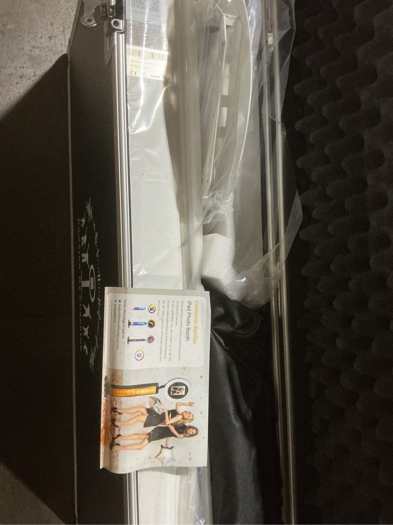 Condition photo showing New/Like New for jiyang portable photo booth compatible with any ipad,photo booth stand shell with chacktok photobooth vip member and flight case,free custom logo,perfect for parties,wedding and events(white) for 10.2"10.5"10.9"11"12.9"13" white-lightbox-flight case