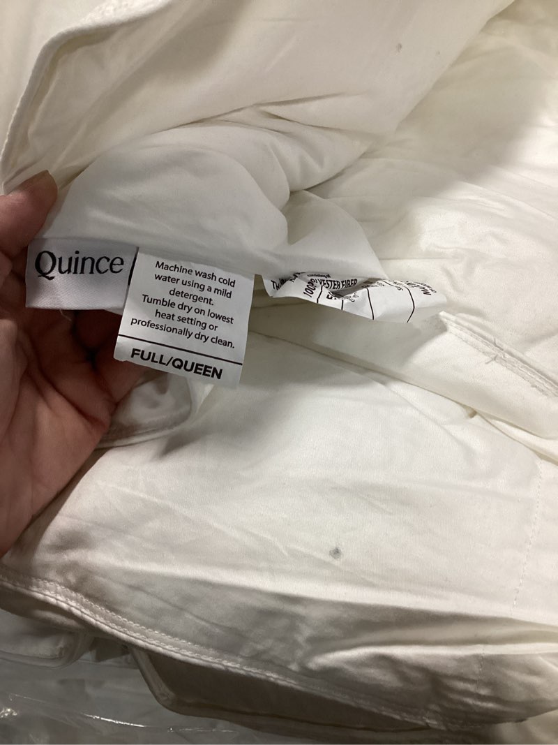 Condition photo showing Good Condition for premium down alternative duvet insert, full/queen, white