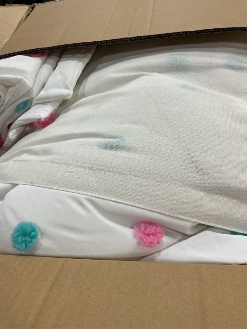 Condition photo showing Good Condition for Lush Decor Rainbow Tufted Dot 3 Piece Comforter Set, Full/Queen, Multi Full/Queen Dot 3 Piece Comforter Set, Full & Piece