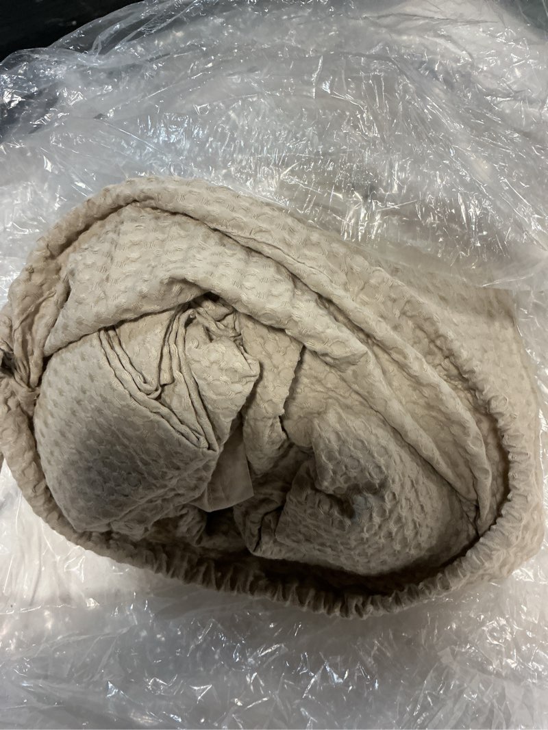 Condition photo showing As Is for organic luxe honeycomb duvet cover set, king/cal king, sand