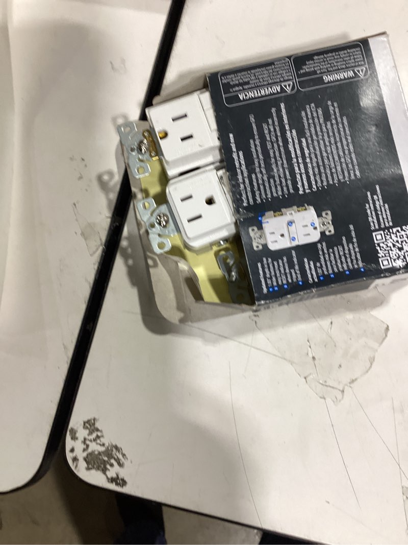 eaton 15 -amp 125-volt commercial duplex outlet receptacles , white 10 -pack 
