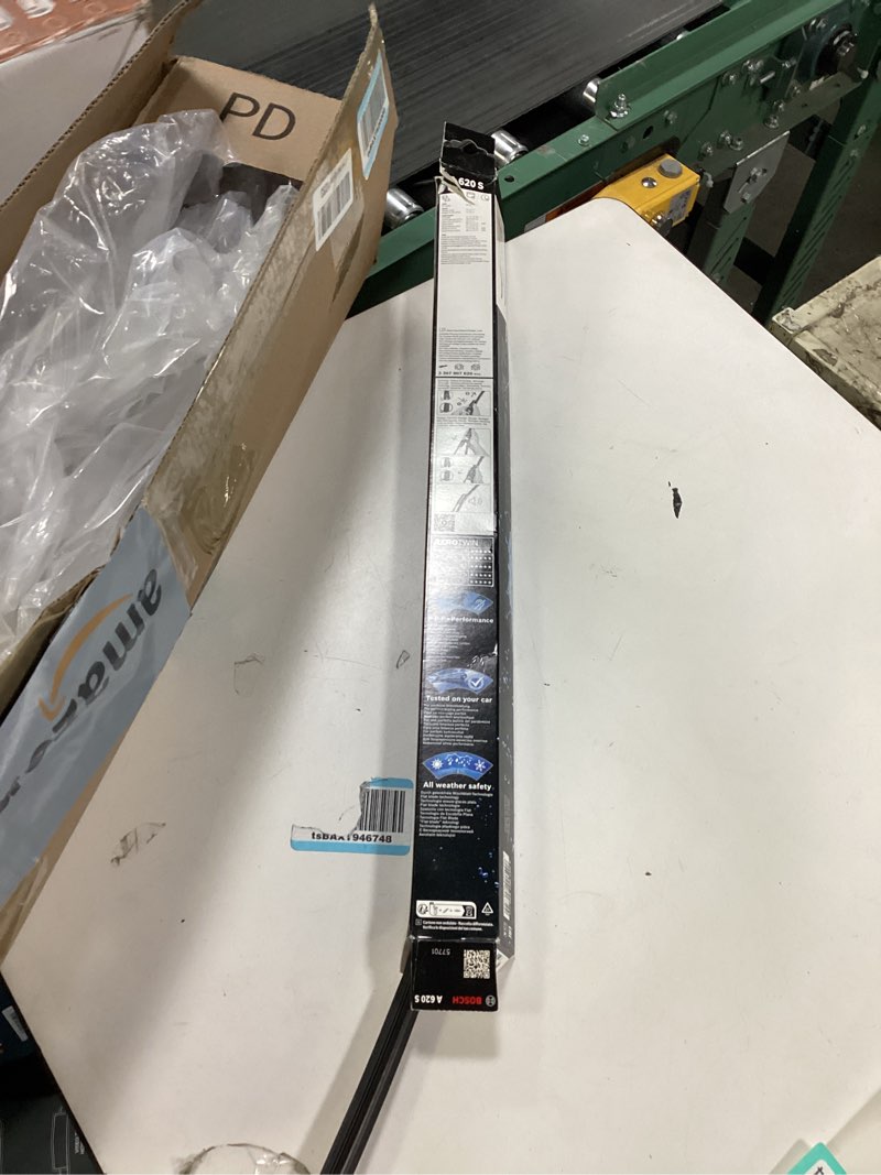Condition photo showing New/Like New for BOSCH 3397007620 AeroTwin Original Equipment Replacement Wiper Blade - 24"/19" (Set of 2) Combo Pack (24" & 19") Top Lock Narrow