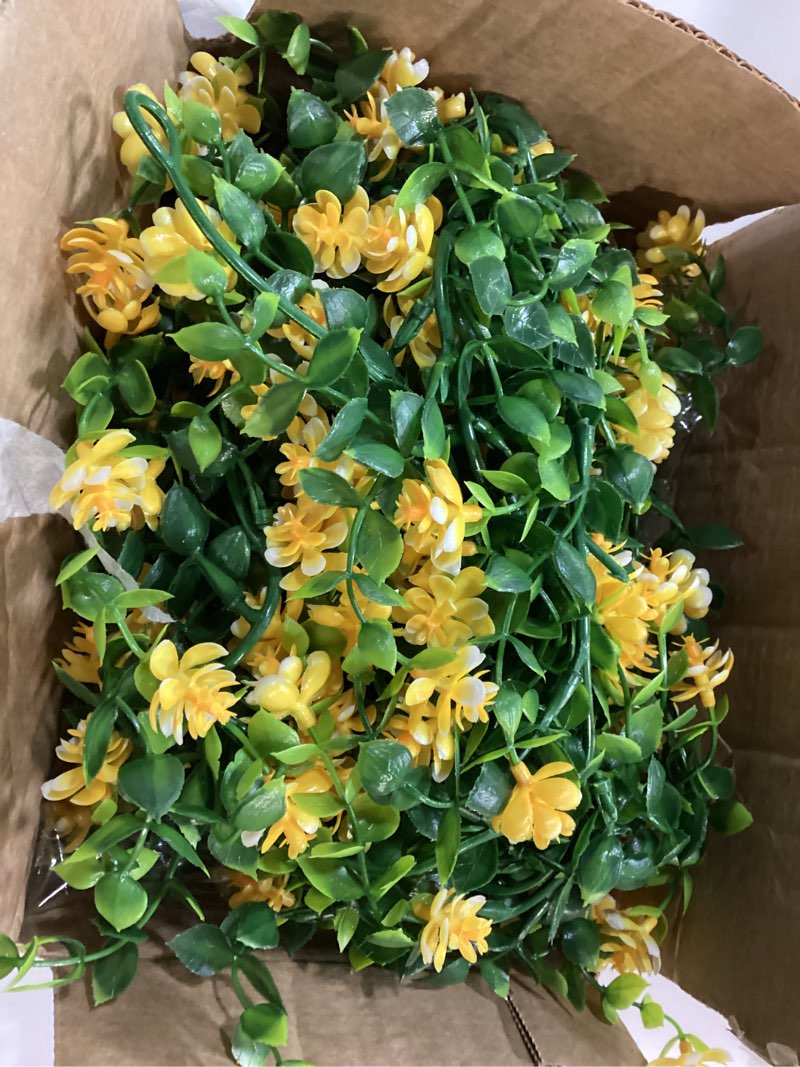 Condition photo showing As Is for RECUTMS Hanging Garland Plants Artificial Eucalyptus Garland Fake Hanging Eucalyptus Leaf Garlands w
