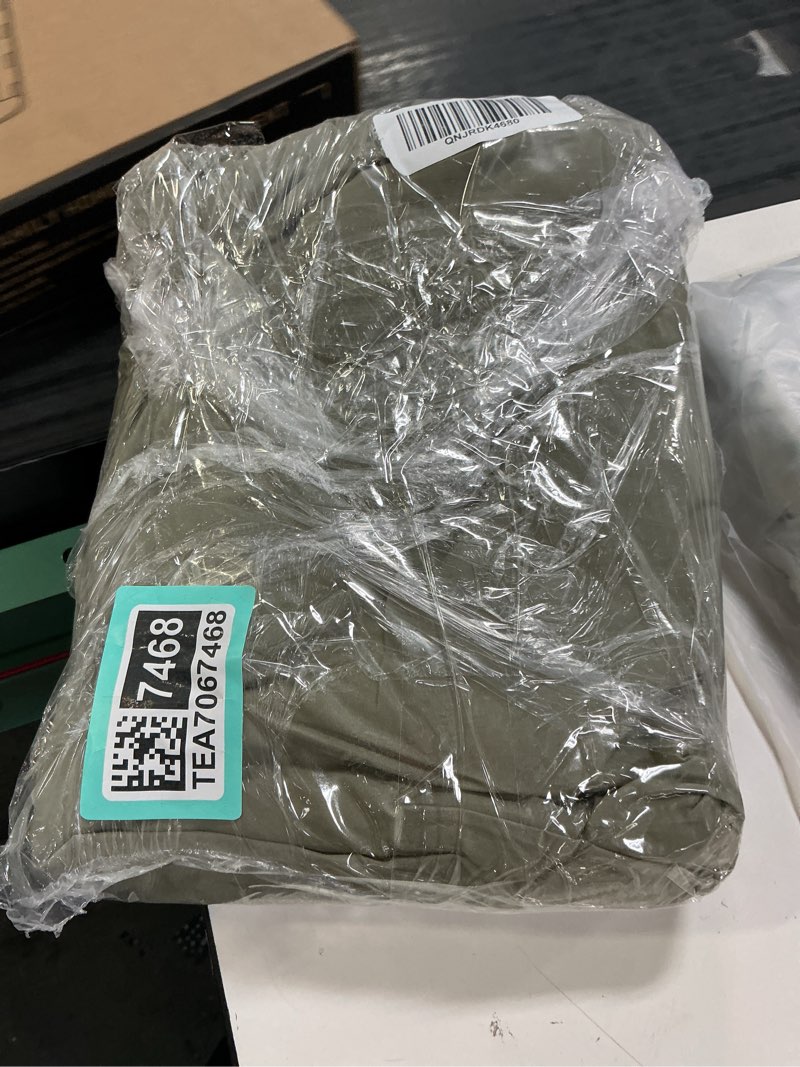Condition photo showing New/Like New for bamboo sheet set eucalyptus 20 in x 27 in.