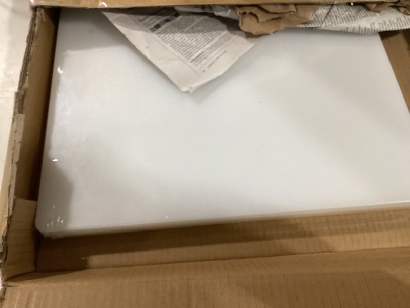 Condition photo showing Good Condition for winco heavy-duty plastic cutting board, 15" x 20" x 1", white white 19.8"l x 14.8"w 1