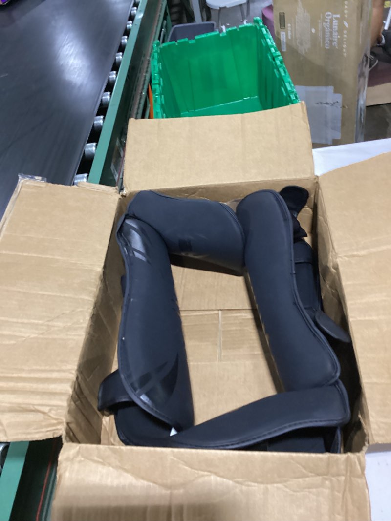 Condition photo showing New/Like New for venum challenger standup shin guards matte/black x-large