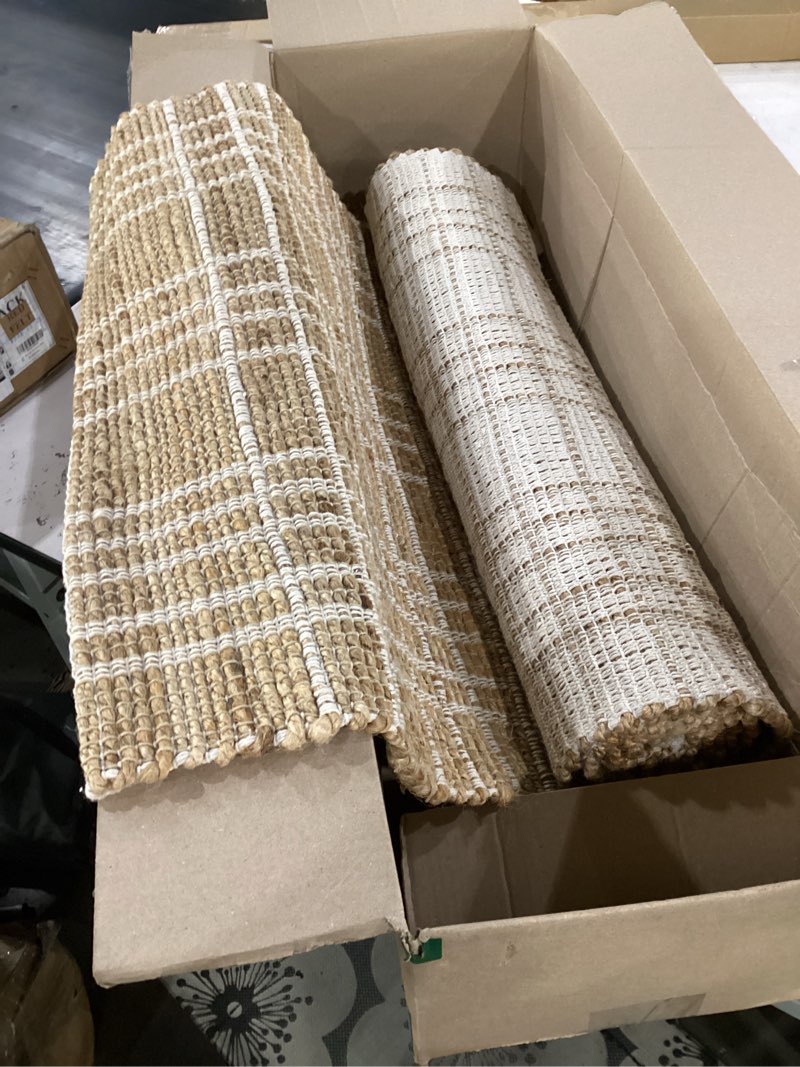 Condition photo showing Good Condition for loloi chris loves julia judy collection jud-01 natural/cream 2'-6" x 7'-6" runner rug natural / cream 2'6" x 7'6" (rectangular)