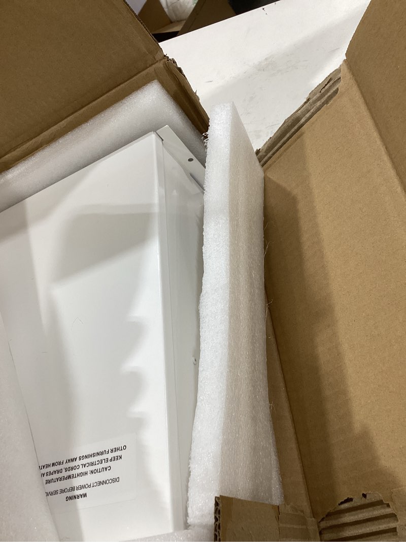 Condition photo showing Good Condition for 112 Electric Kickspace heater with thermostat, covers 150 sq. ft. at factory-rated voltage, suitable for kitchens, bedrooms, bathrooms, and other kick spaces. 120V/240V-1500W, white