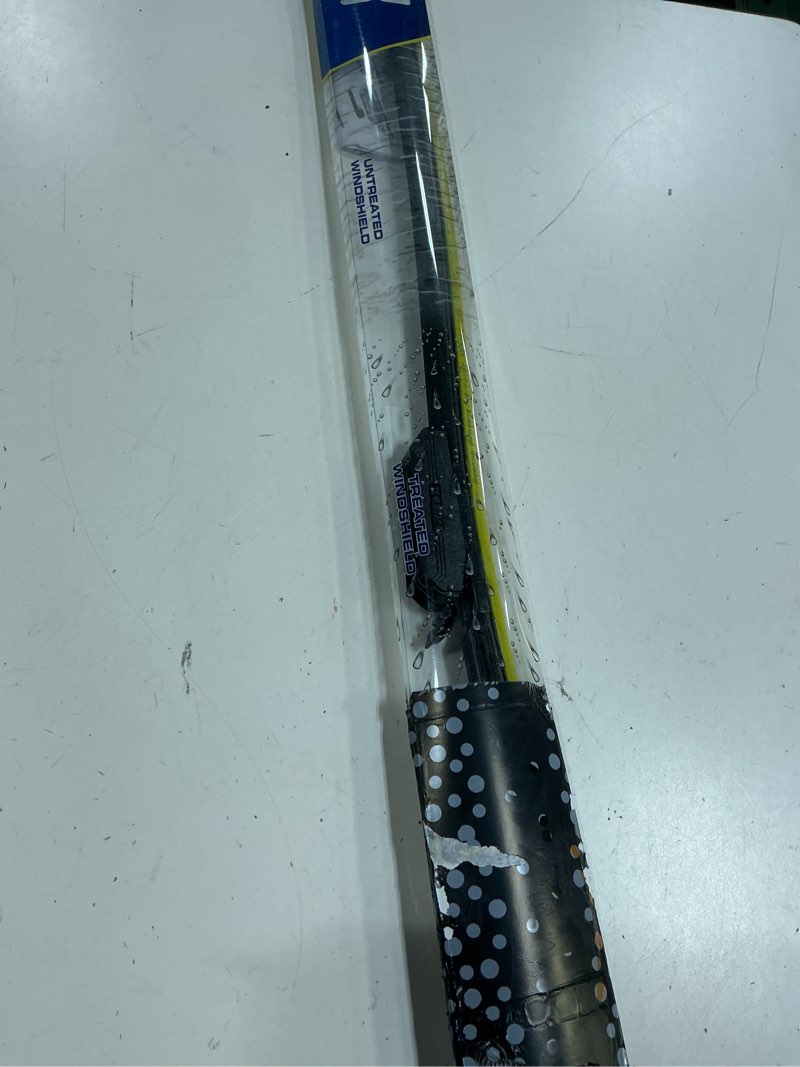 Condition photo showing New/Like New for rain-x 810326 repellency water repellent wiper blades, 26" windshield wiper, all weather streak-free for enhanced visibility w/water repellency formula [amazon exclusive]
