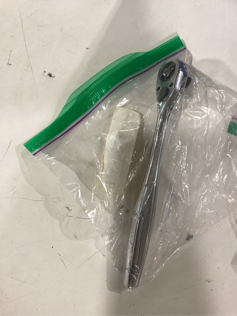 Condition photo showing Good Condition for 3/8 drive ratcheting socket wrench