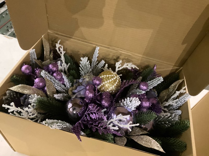 #inh - Christmas Floral Arrangement in Wooden Box